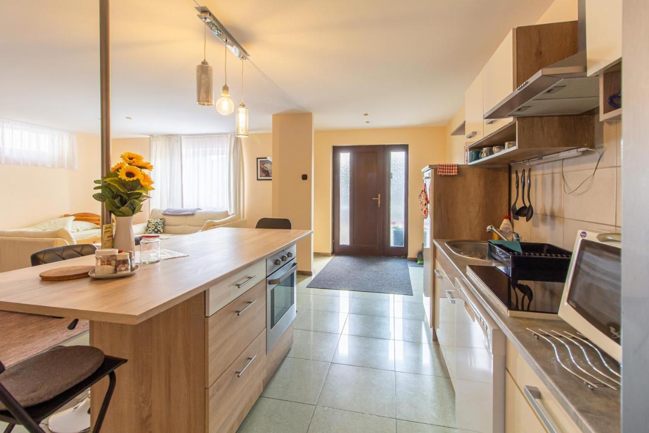 Deli Terasz B Apartman Free Parking, Self-Check-In Anytime Győr Eksteriør bilde